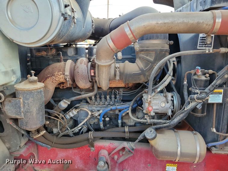 image for item EE1158 1994 Mack CH613 truck cab and chassis