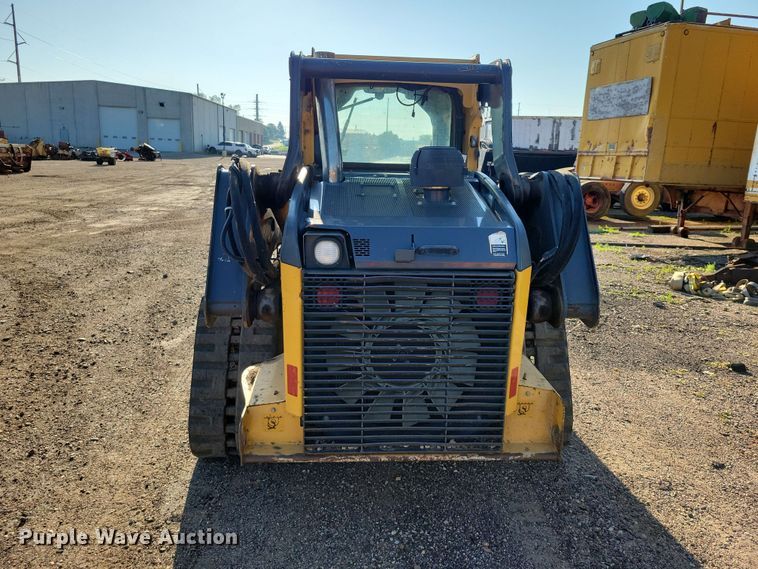 image for item EE1165 2015 John Deere 323E tracked skid steer loader