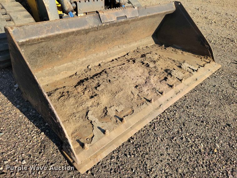 image for item EE1165 2015 John Deere 323E tracked skid steer loader