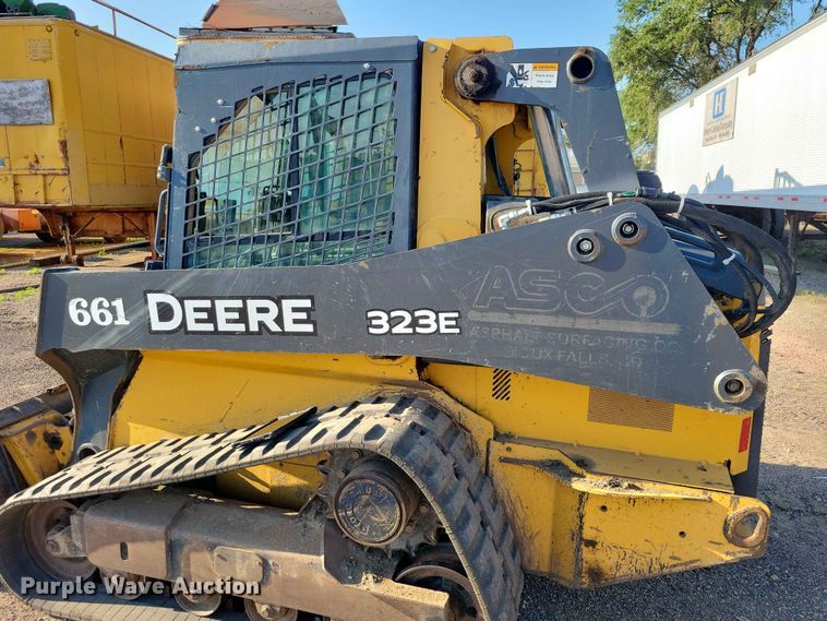image for item EE1165 2015 John Deere 323E tracked skid steer loader