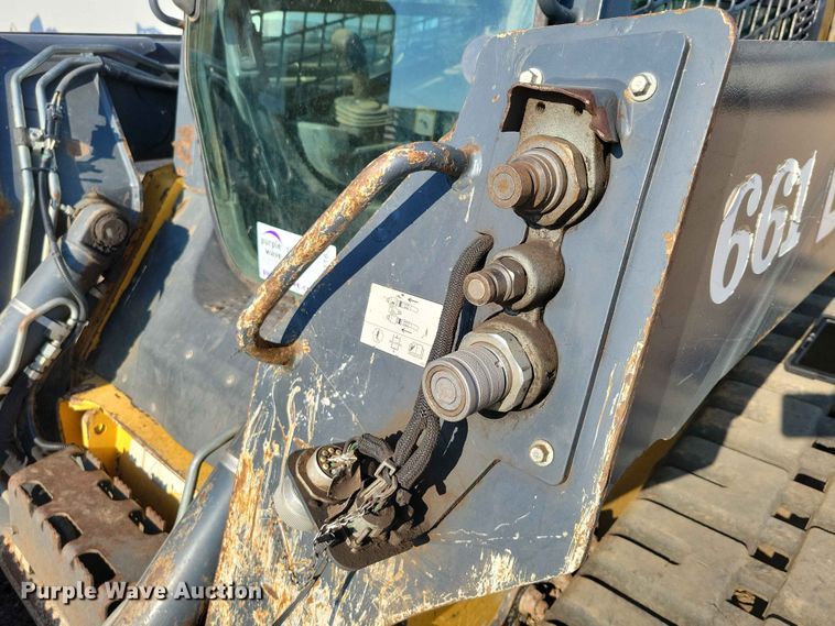 image for item EE1165 2015 John Deere 323E tracked skid steer loader
