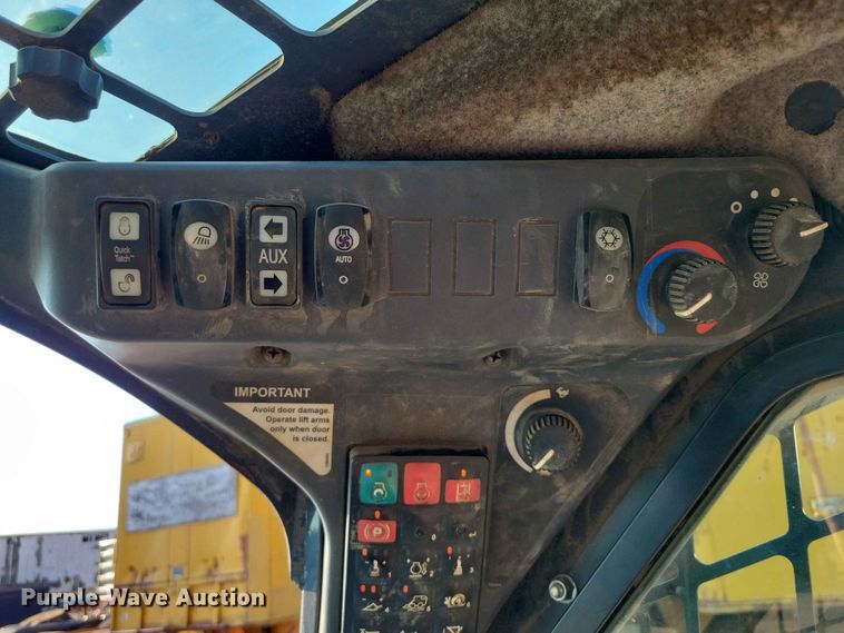 image for item EE1165 2015 John Deere 323E tracked skid steer loader