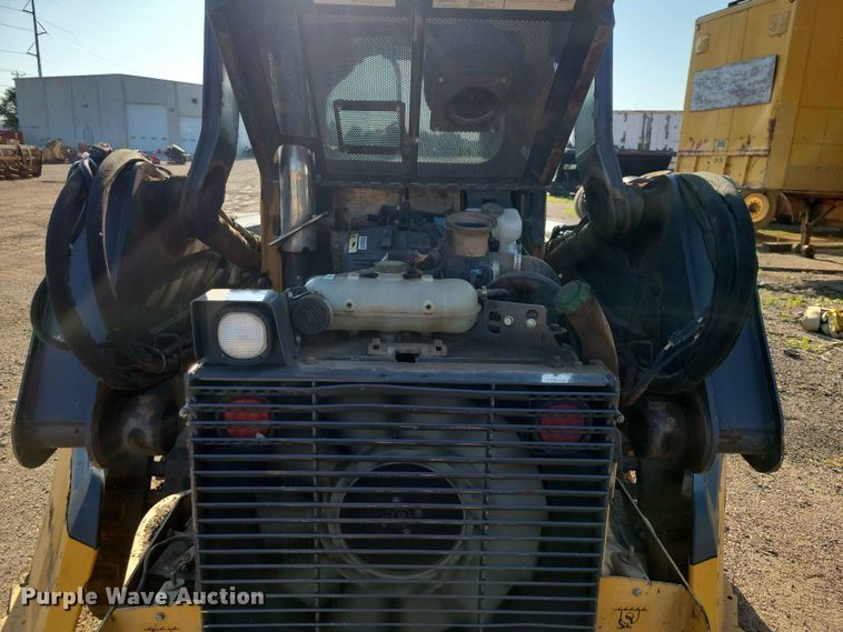 image for item EE1165 2015 John Deere 323E tracked skid steer loader