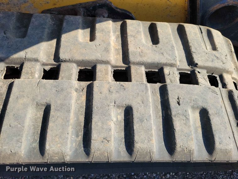 image for item EE1165 2015 John Deere 323E tracked skid steer loader