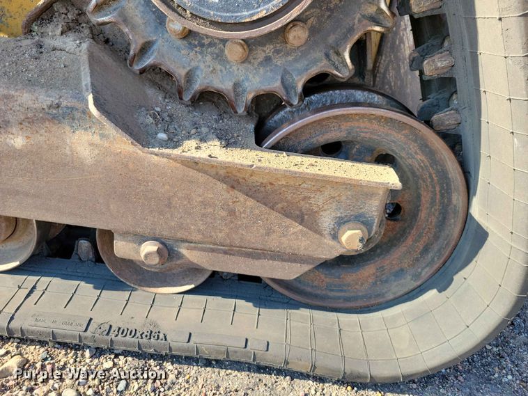 image for item EE1165 2015 John Deere 323E tracked skid steer loader