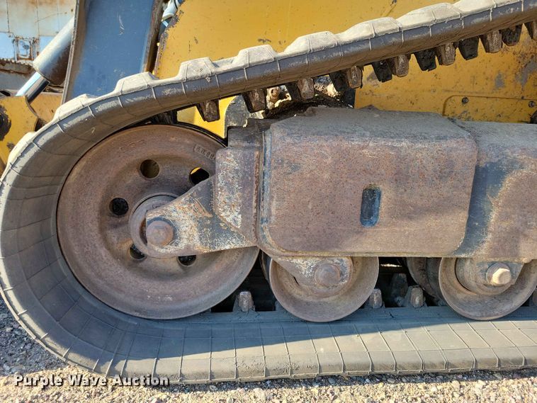 image for item EE1165 2015 John Deere 323E tracked skid steer loader
