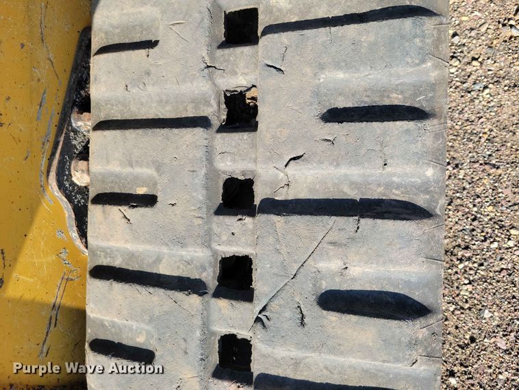 image for item EE1165 2015 John Deere 323E tracked skid steer loader
