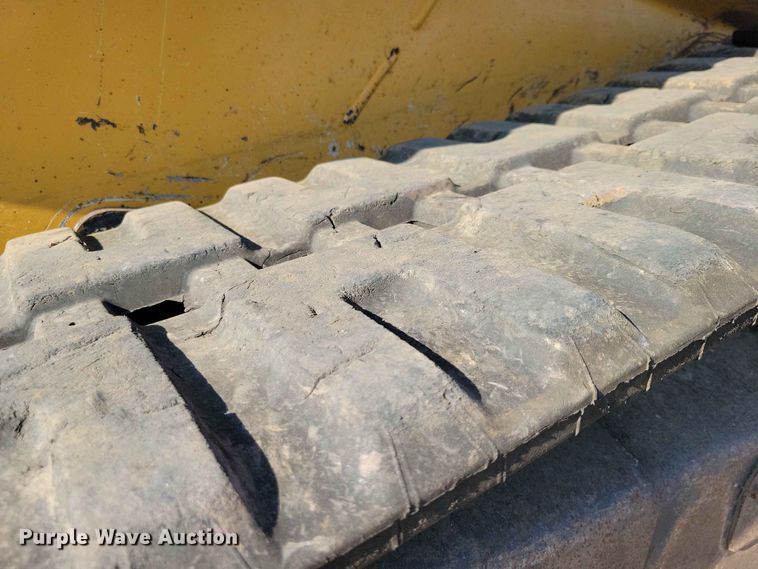 image for item EE1165 2015 John Deere 323E tracked skid steer loader