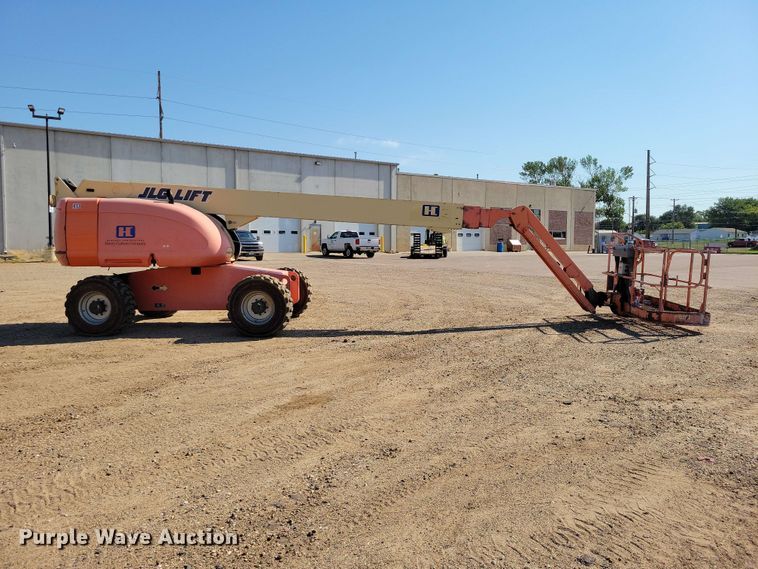 image for item EE1166 2008 JLG 660SJ boom lift