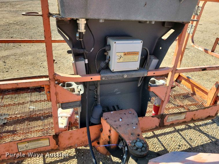 image for item EE1166 2008 JLG 660SJ boom lift