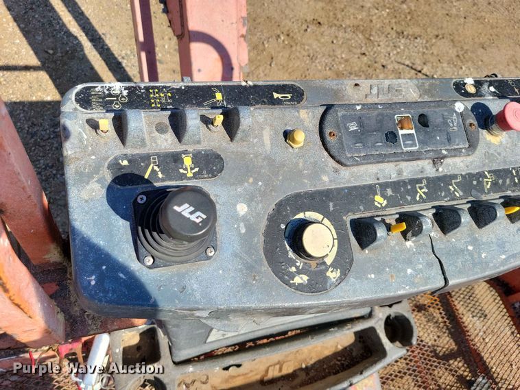 image for item EE1166 2008 JLG 660SJ boom lift