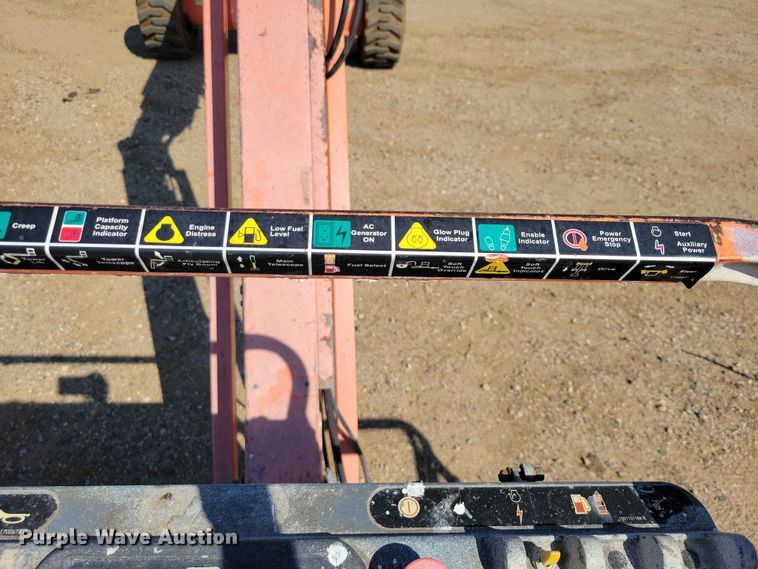 image for item EE1166 2008 JLG 660SJ boom lift