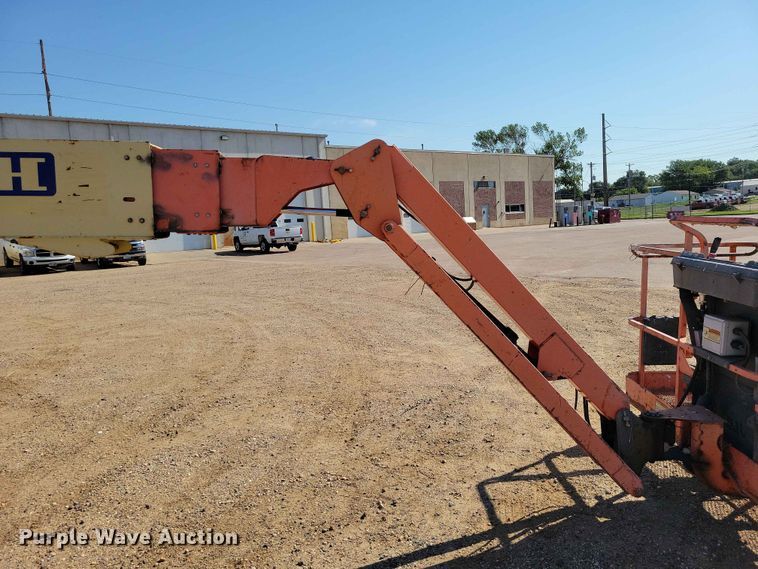 image for item EE1166 2008 JLG 660SJ boom lift