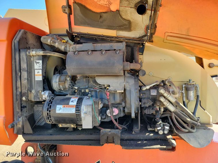 image for item EE1166 2008 JLG 660SJ boom lift