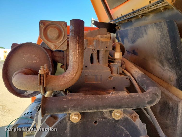 image for item EE1166 2008 JLG 660SJ boom lift