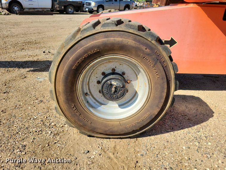 image for item EE1166 2008 JLG 660SJ boom lift