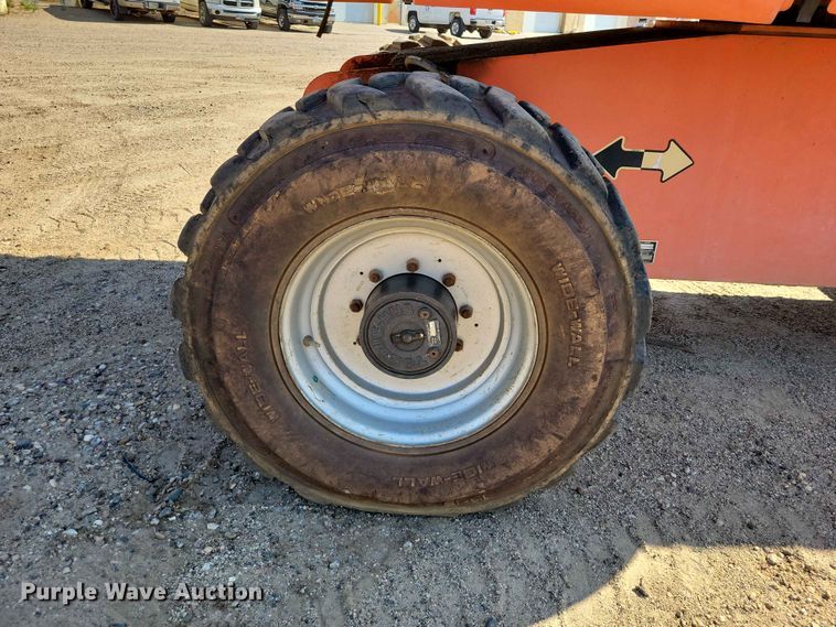 image for item EE1166 2008 JLG 660SJ boom lift