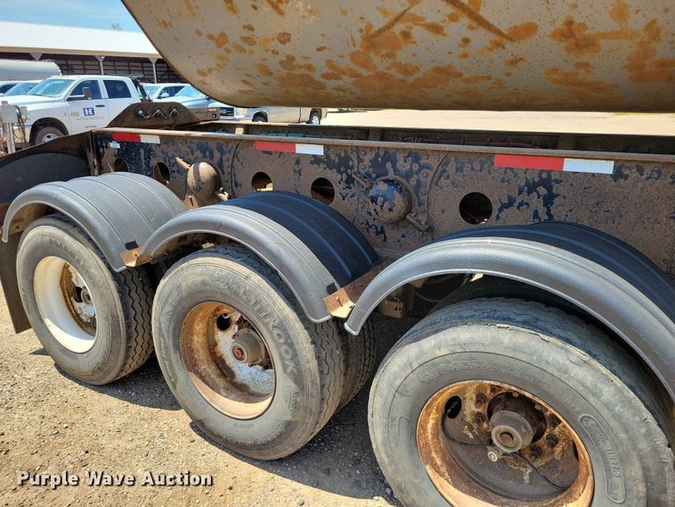 image for item EE1170 2011 SiDump'R Trailers SDR325 side dump trailer