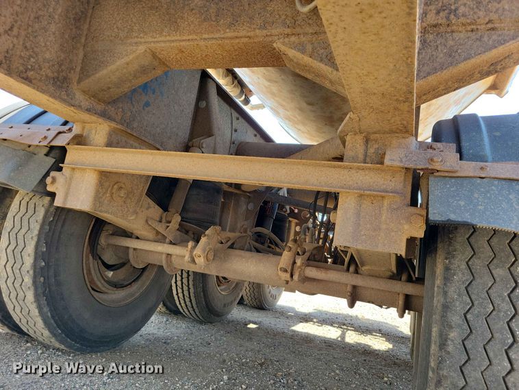 image for item EE1170 2011 SiDump'R Trailers SDR325 side dump trailer