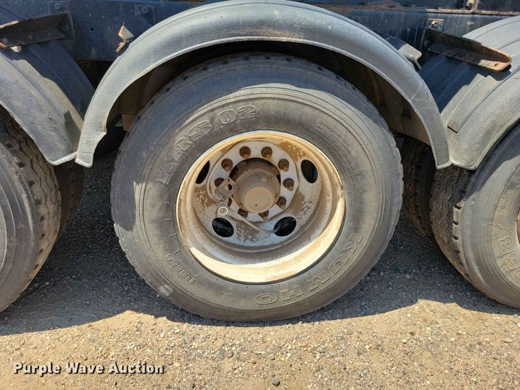 image for item EE1172 2017 Side Dump Industries side dump trailer