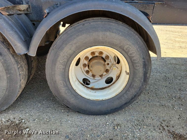image for item EE1172 2017 Side Dump Industries side dump trailer
