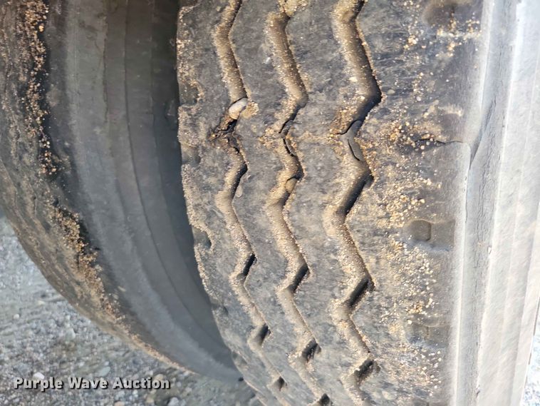 image for item EE1172 2017 Side Dump Industries side dump trailer