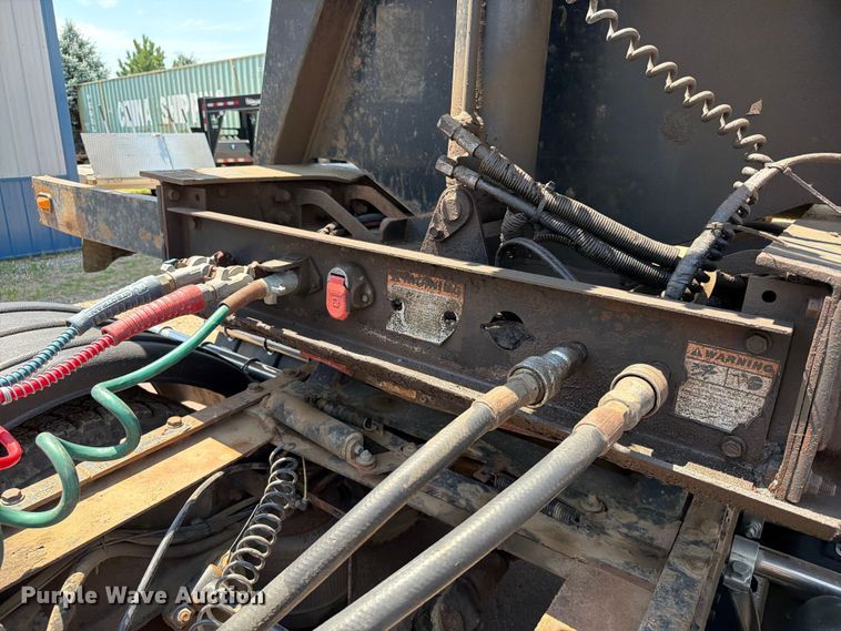 image for item EE1173 2010 Side Dump Industries side dump trailer