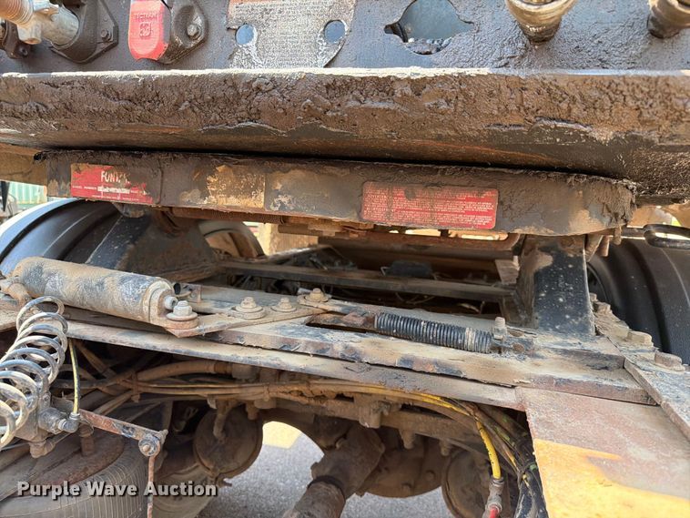 image for item EE1173 2010 Side Dump Industries side dump trailer