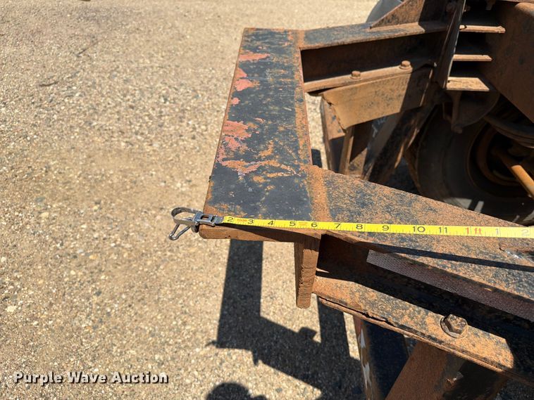 image for item EE1173 2010 Side Dump Industries side dump trailer