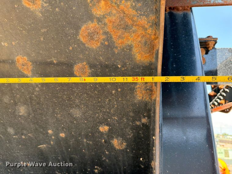 image for item EE1173 2010 Side Dump Industries side dump trailer