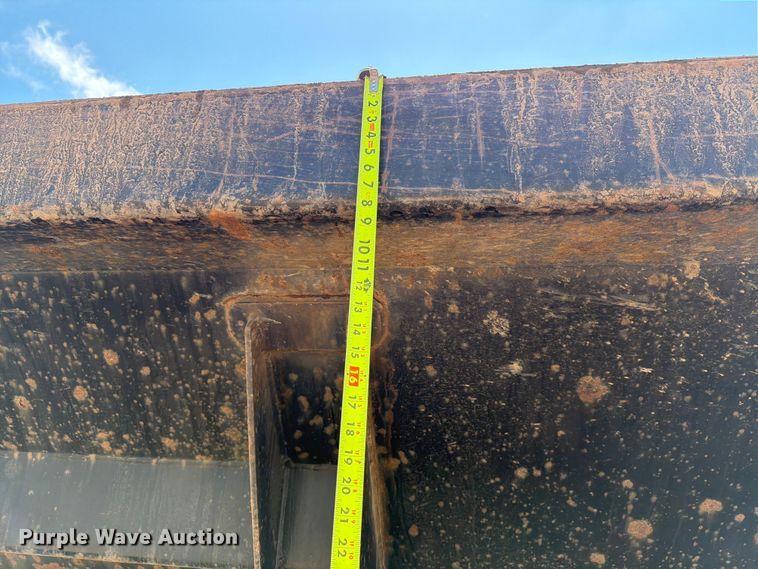 image for item EE1173 2010 Side Dump Industries side dump trailer