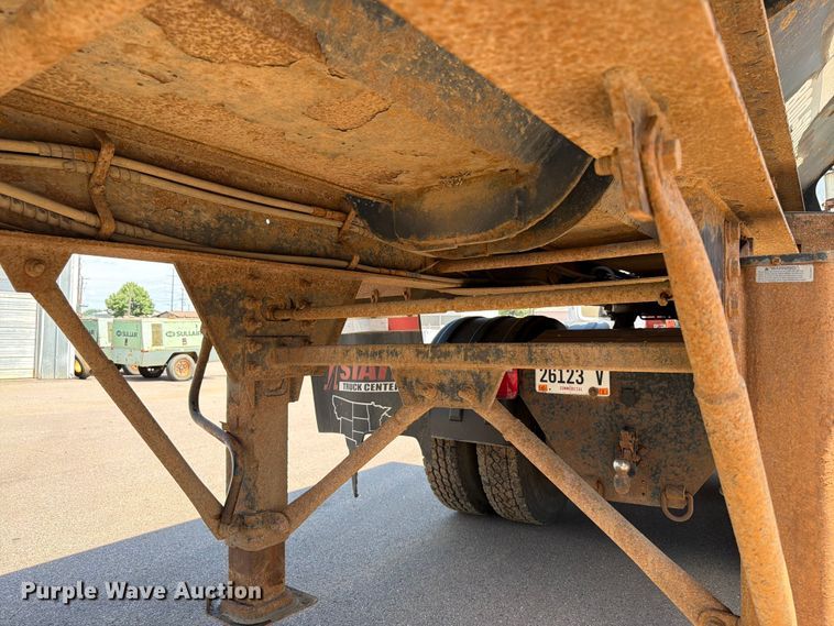 image for item EE1173 2010 Side Dump Industries side dump trailer