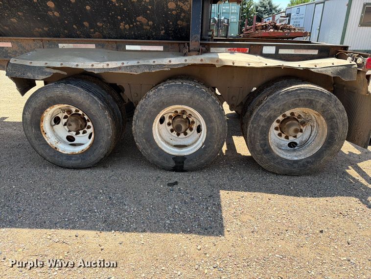 image for item EE1173 2010 Side Dump Industries side dump trailer