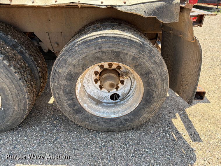 image for item EE1173 2010 Side Dump Industries side dump trailer