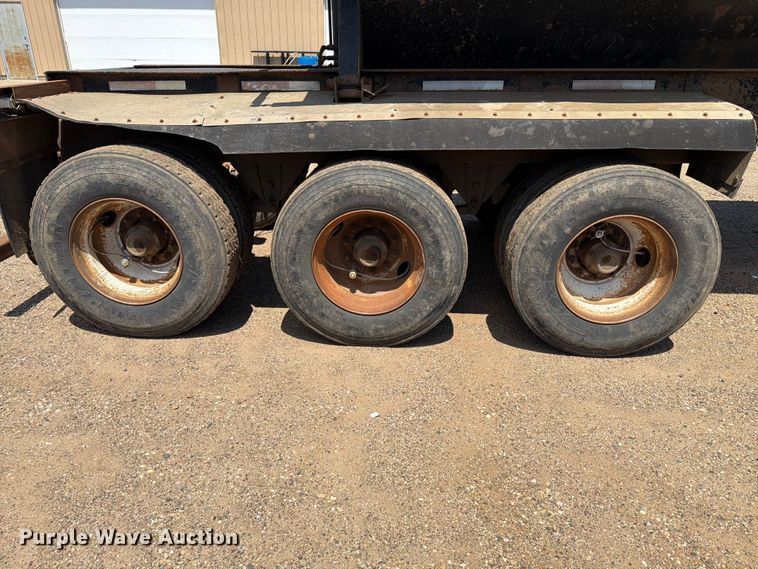 image for item EE1173 2010 Side Dump Industries side dump trailer