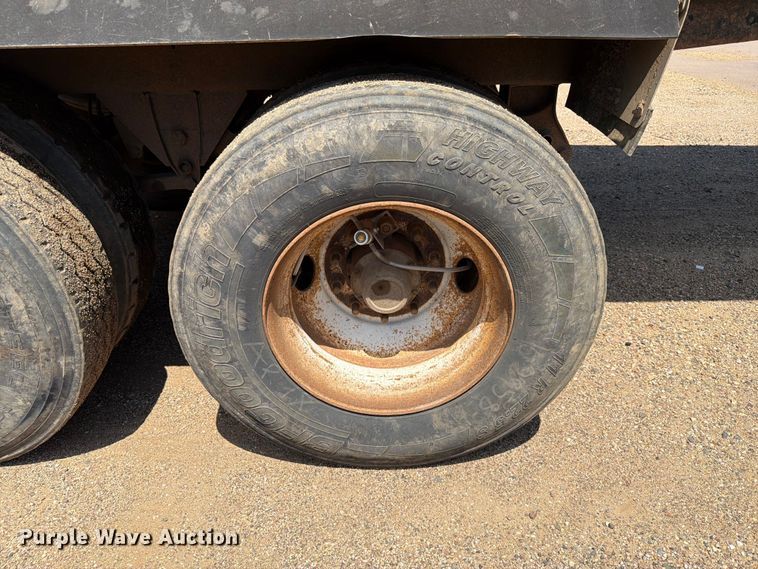 image for item EE1173 2010 Side Dump Industries side dump trailer