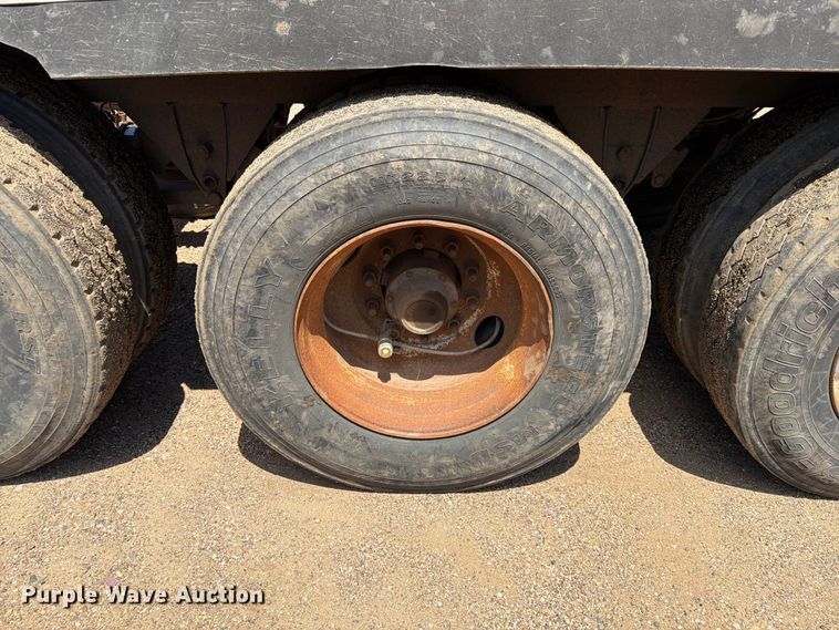 image for item EE1173 2010 Side Dump Industries side dump trailer