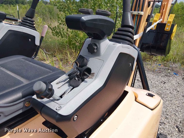 image for item EE1481 2024 Erie Industries EM15 mini excavator