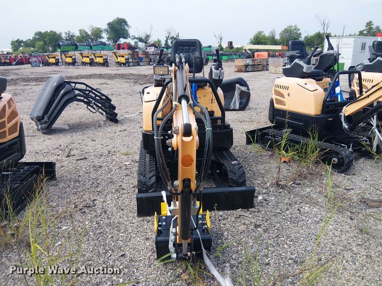 image for item EE1482 2024 Erie Industries EM15 mini excavator