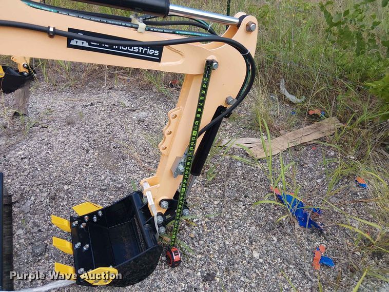 image for item EE1482 2024 Erie Industries EM15 mini excavator