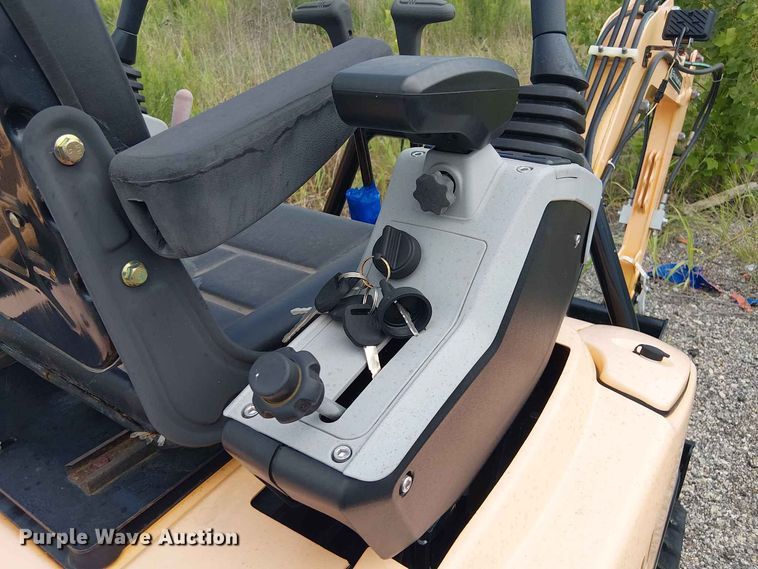 image for item EE1482 2024 Erie Industries EM15 mini excavator
