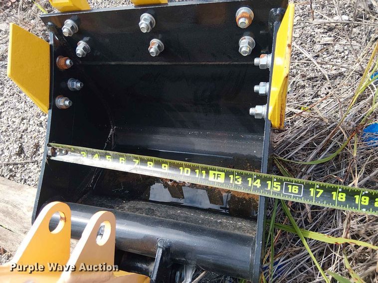 image for item EE1483 2024 Erie Industries EM15 mini excavator