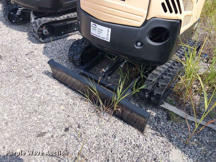 image for item EE1484 2024 Erie Industries EM15 mini excavator
