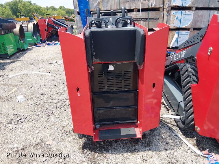 image for item EE1500 2024 Erie Industries SCL850 compact utility loader