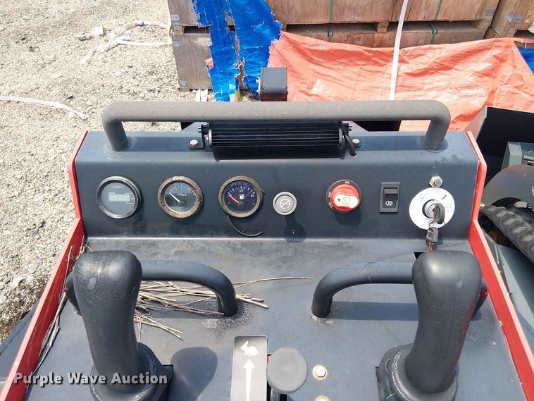 image for item EE1500 2024 Erie Industries SCL850 compact utility loader