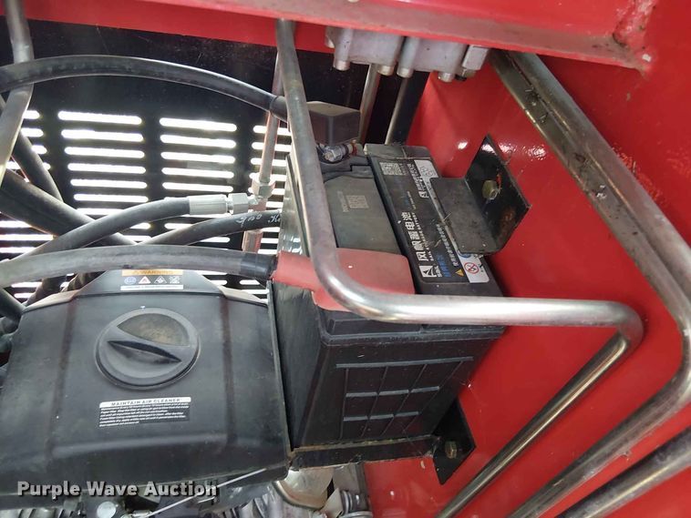 image for item EE1500 2024 Erie Industries SCL850 compact utility loader