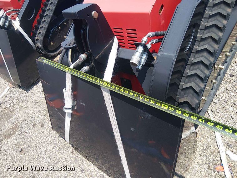 image for item EE1504 2024 Erie Industries SCL850 compact utility loader