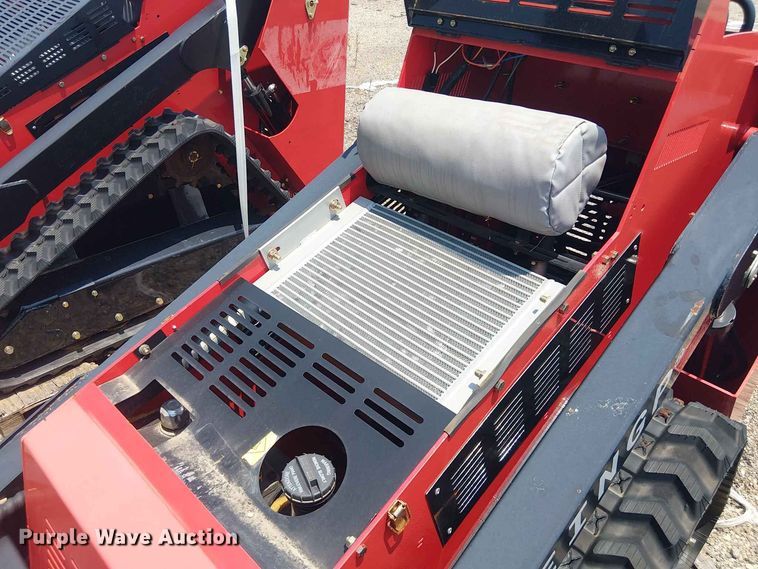 image for item EE1504 2024 Erie Industries SCL850 compact utility loader