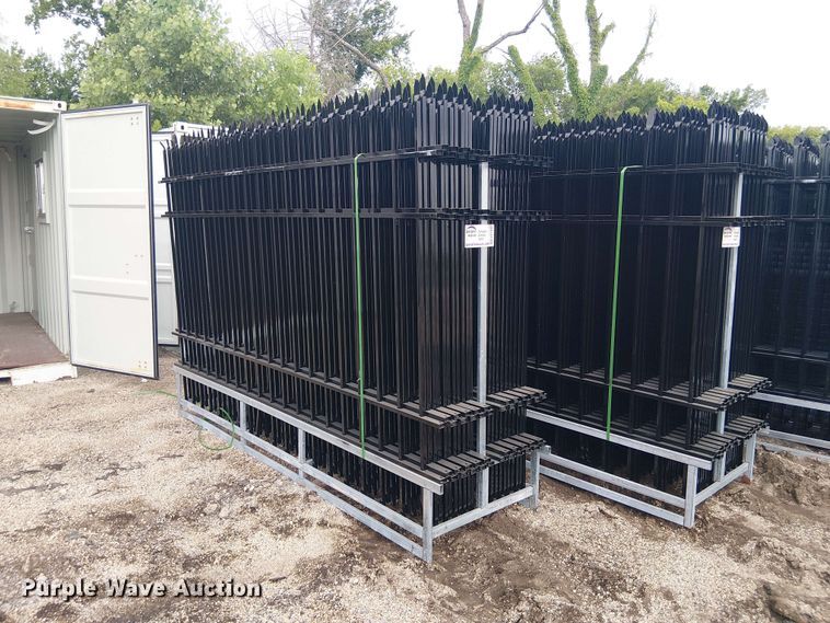 (22) Valley Pioneer F10 fence panels