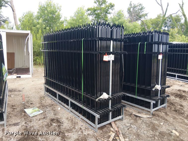(22) Valley Pioneer F10 fence panels